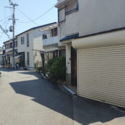 前面道路です外観